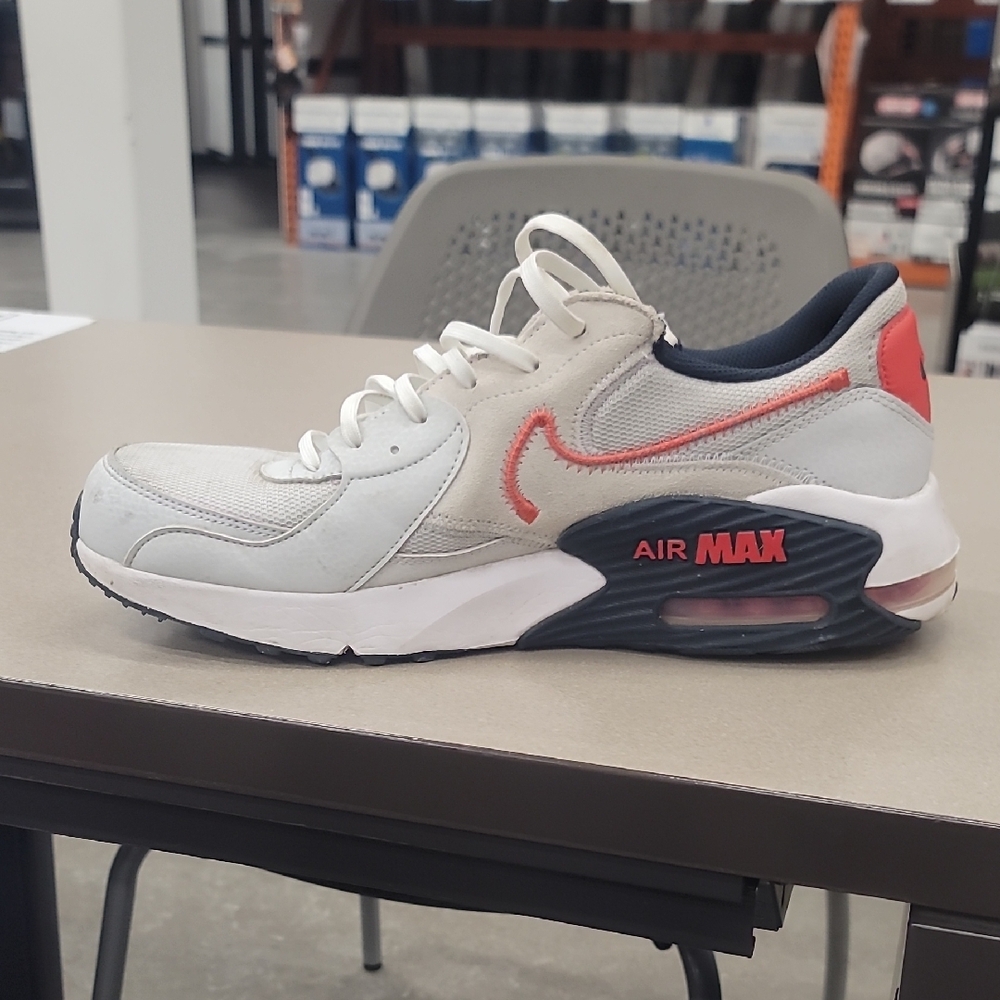 Nike Air Men's Sneakers in White and Red - Picture 13 of 16